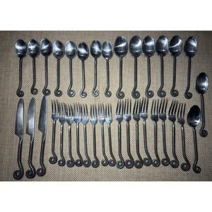 Potterybarn FIDDLEHEAD Black Iron Stainless Steel Flatware 35 Lot Harry Potter